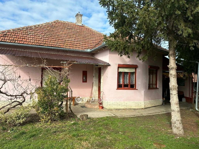 Eladó családi ház, Sarkadon 16.5 M Ft, 2 szobás