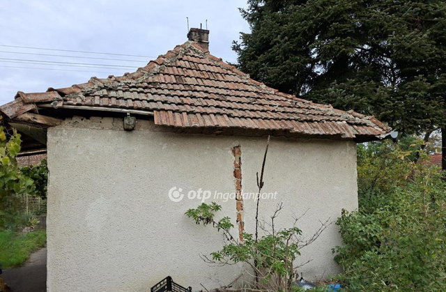 Eladó családi ház, Hajdúböszörményen 7 M Ft, 1 szobás