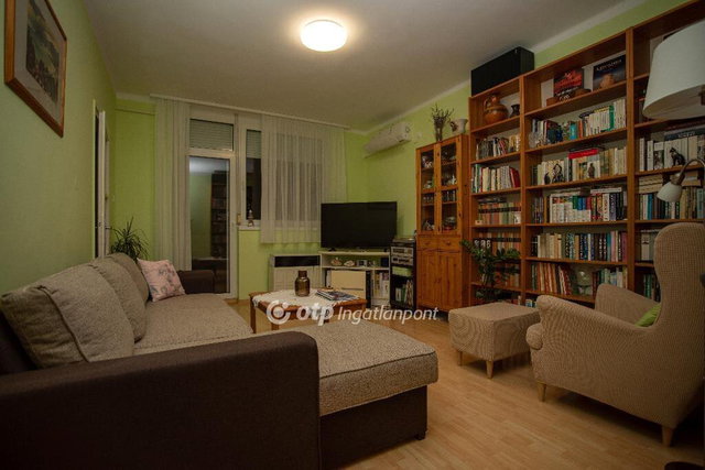 Eladó téglalakás, Szekszárdon 41 M Ft, 1+2 szobás