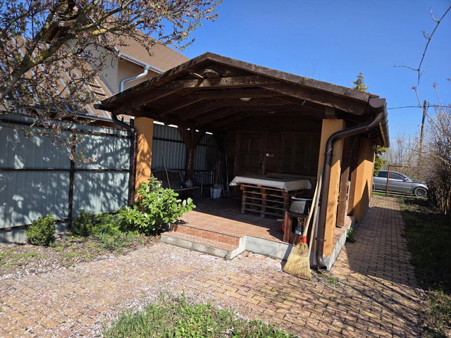 Eladó családi ház, Cegléden 17.99 M Ft, 1 szobás