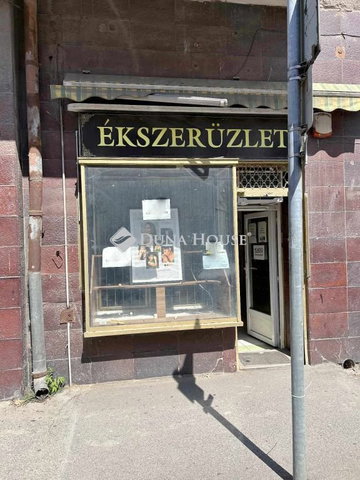 Kiadó üzlethelyiség, Pécsett, Rákóczi úton 90 E Ft / hó