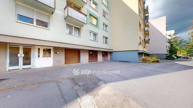 Eladó panellakás, Nyíregyházán 34 M Ft, 1+1 szobás