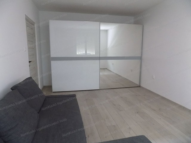 Kiadó panellakás, albérlet, Kaposváron, Búzavirág utcában