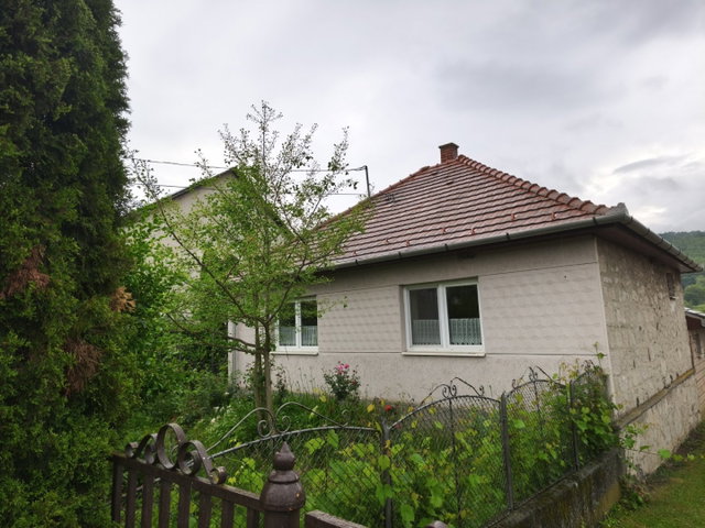 Eladó családi ház, Alsótoldiban 37 M Ft, 2 szobás
