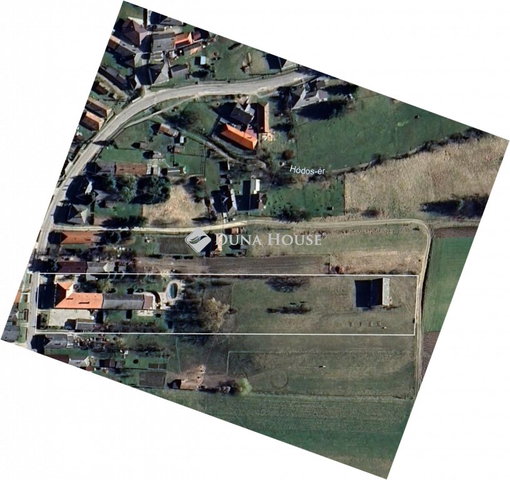 Eladó családi ház, Porván 135 M Ft, 10 szobás