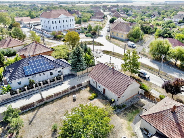 Eladó családi ház, Jánoshidán, Fő utcában 22.5 M Ft, 2 szobás