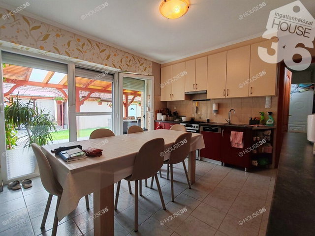 Eladó családi ház, Lajosmizsén 73.9 M Ft, 3 szobás