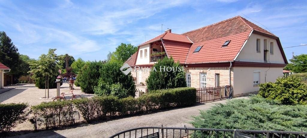 Családi ház · 4 hálószoba · 711 m² · 349.900.000 Ft