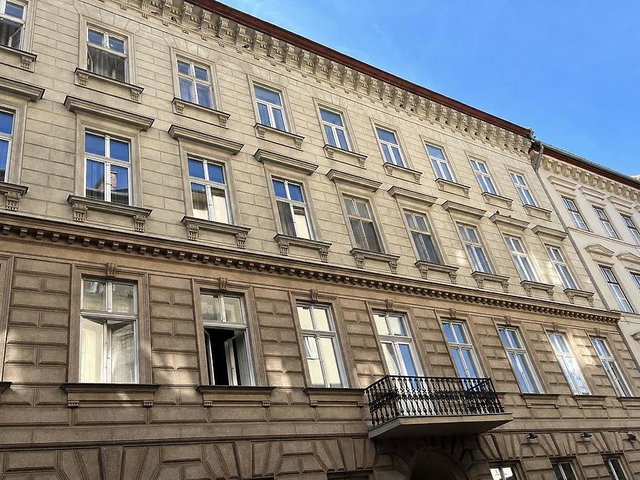 Eladó téglalakás, Budapesten, V. kerületben, Molnár utcában