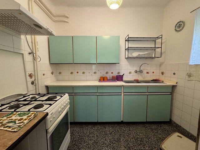 Eladó családi ház, Pécsett 78 M Ft, 3 szobás