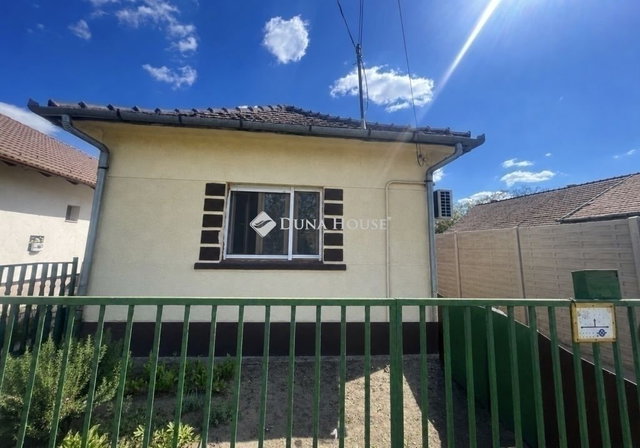 Eladó családi ház, Budapesten, XVII. kerületben 74.9 M Ft