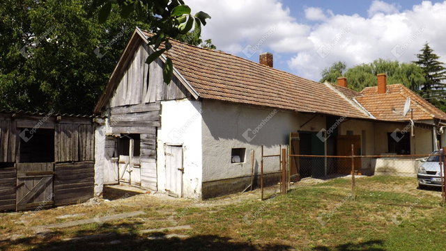 Eladó családi ház, Nemesgörzsönyön 26 M Ft, 4 szobás