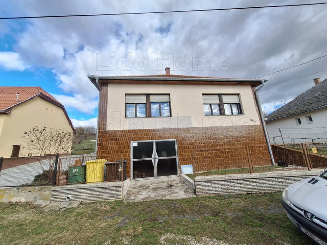 Eladó családi ház, Tabon 55 M Ft, 4 szobás