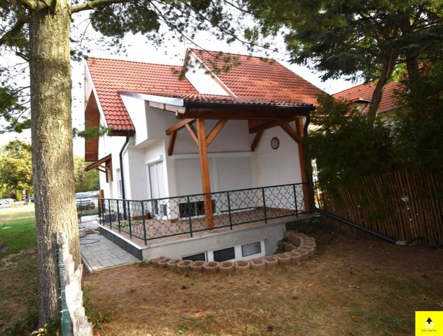 Eladó nyaraló, Bükön 55 M Ft, 4 szobás / költözzbe.hu