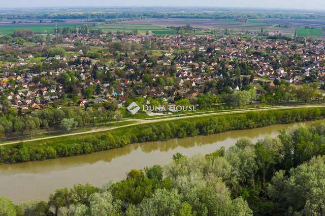 Eladó családi ház, Tiszakécskén 120 M Ft, 1 szobás