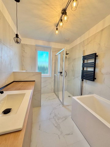 Eladó családi ház, Pécsett 235 M Ft, 5 szobás