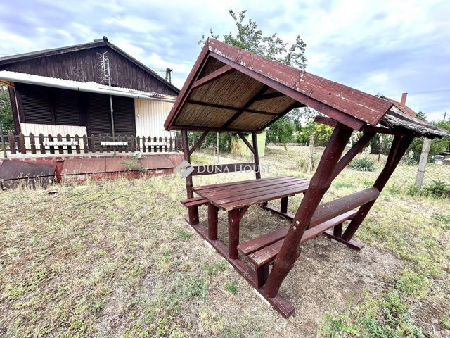 Eladó nyaraló, Cserkeszőlőn 15.99 M Ft, 3 szobás
