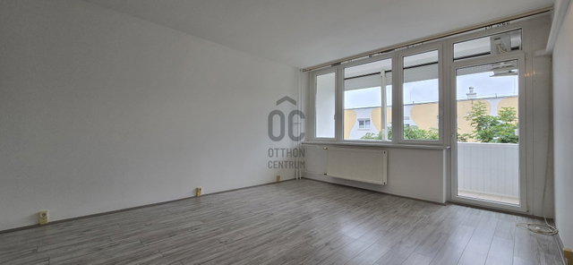 Eladó panellakás, Pakson 41.9 M Ft, 2 szobás