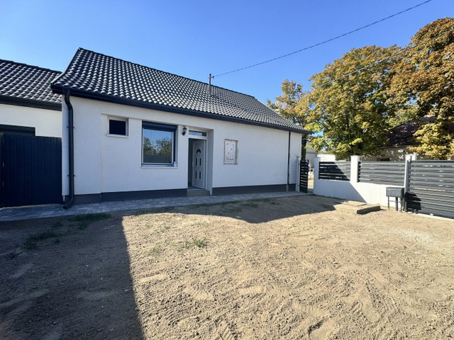 Eladó családi ház, Kiskunlacházán 49.9 M Ft, 3 szobás