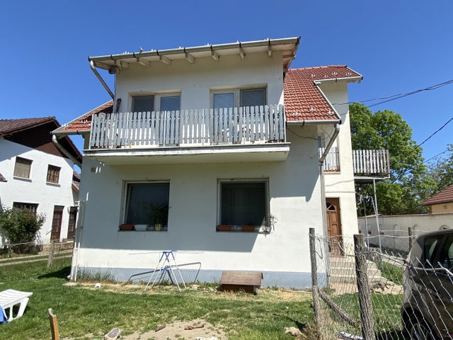 Eladó családi ház, Szegeden, Makai úton 139.9 M Ft, 5 szobás