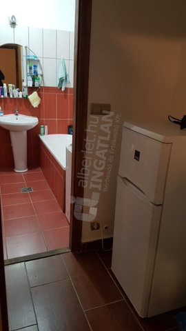 Kiadó téglalakás, albérlet, VI. kerületben, Bajza utcában