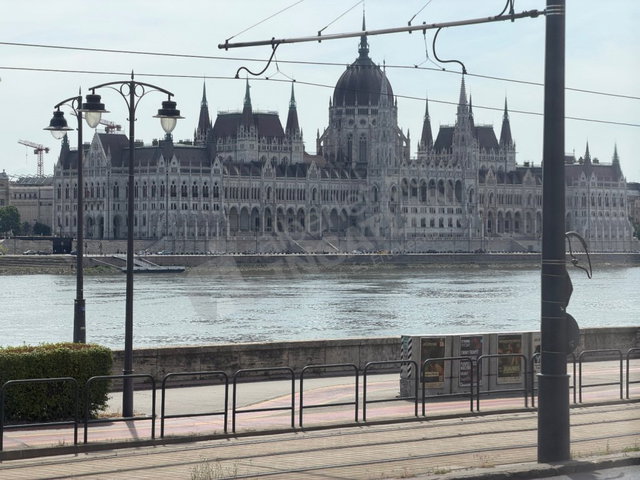 Eladó téglalakás, Budapesten, II. kerületben, Bem József téren