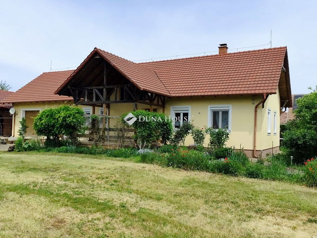 Eladó családi ház, Tiszafüreden, Kakukk utcában 199.9 M Ft
