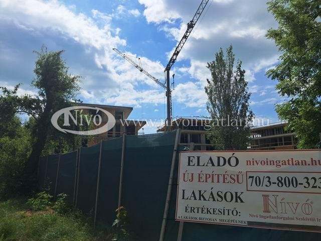 Eladó téglalakás, Balatonalmádiban 107.34 M Ft, 1+2 szobás