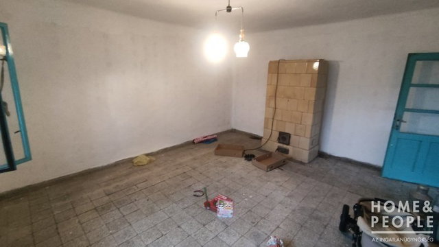 Eladó családi ház, Dócon 11.99 M Ft, 2 szobás