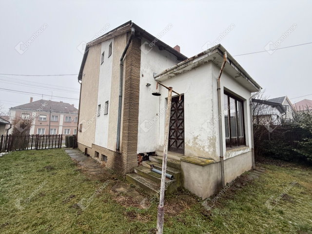 Eladó családi ház, Vasváron 33.9 M Ft, 5 szobás