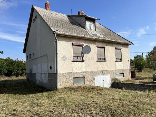 Eladó családi ház, Sárszentlőrincen 17 M Ft, 3 szobás