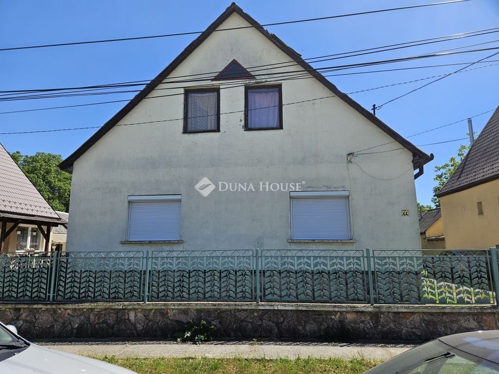 7 bed · 200m² · 61.900.000 ft