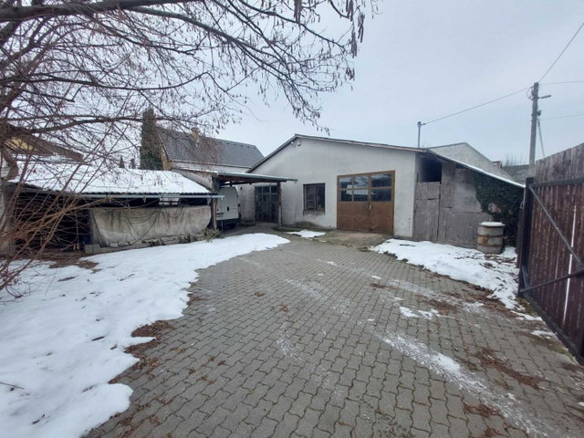 Eladó ipari ingatlan, Szigetszentmiklóson 84.9 M Ft
