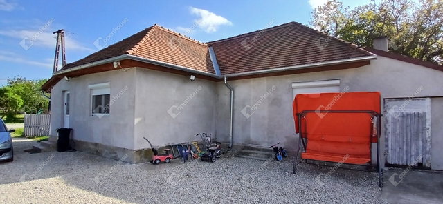 Eladó családi ház, Nagykapornakon 46.9 M Ft, 3 szobás