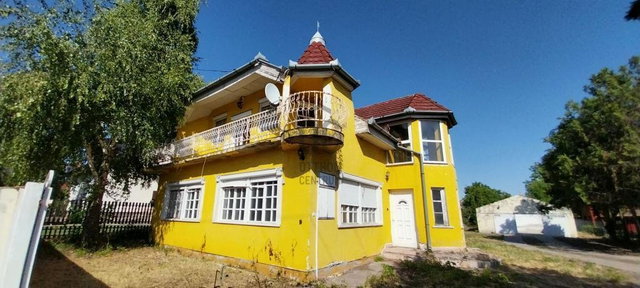 Eladó családi ház, Cegléden 85 M Ft, 7 szobás