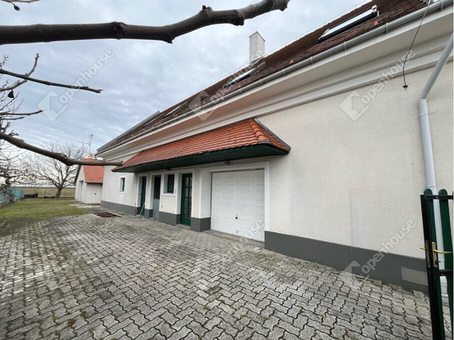 Eladó üzlethelyiség, Sopronkövesden 160 M Ft
