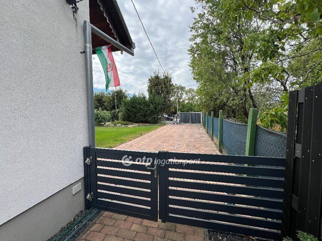 Eladó nyaraló, Csopakon 119.9 M Ft, 2+1 szobás