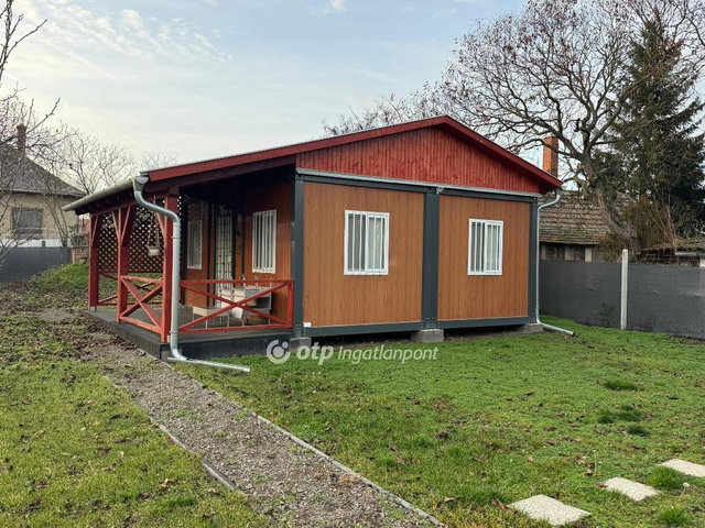 Eladó családi ház, Tiszaszőlősön 27 M Ft, 1 szobás