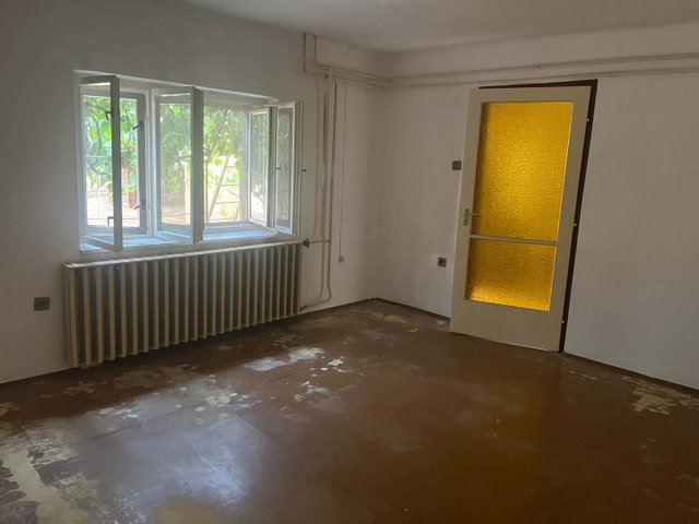 Eladó családi ház, Kecskeméten 38 M Ft, 2 szobás