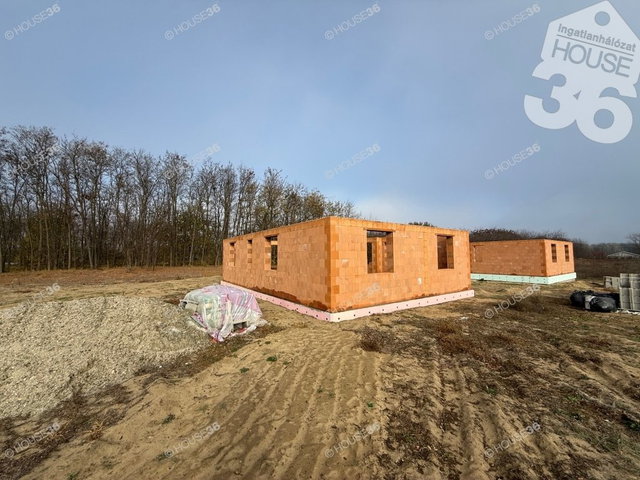 Eladó családi ház, Kecskeméten 79.9 M Ft, 4 szobás