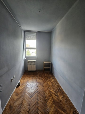Eladó téglalakás, Pápán 24.9 M Ft, 1+1 szobás