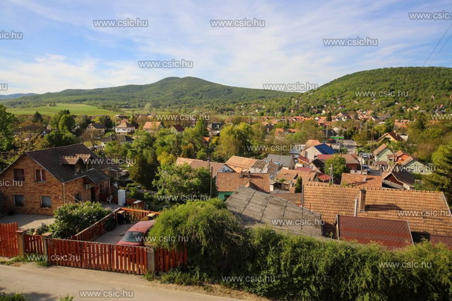 Eladó családi ház, Pomázon 83.4 M Ft, 5 szobás