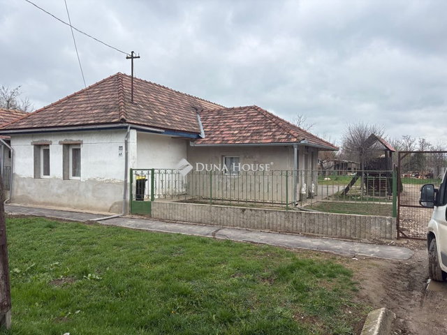 Eladó családi ház, Enyingen 32 M Ft, 4 szobás