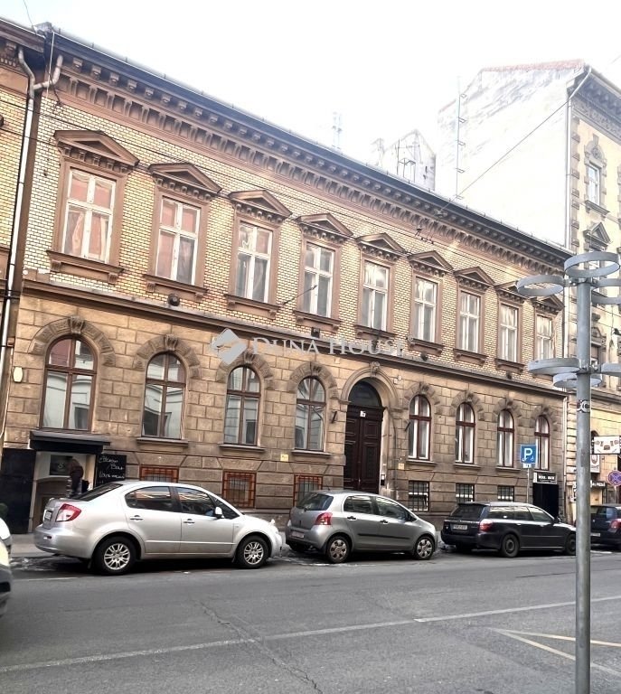 3 bed · 94m² · 111.886.135 ft