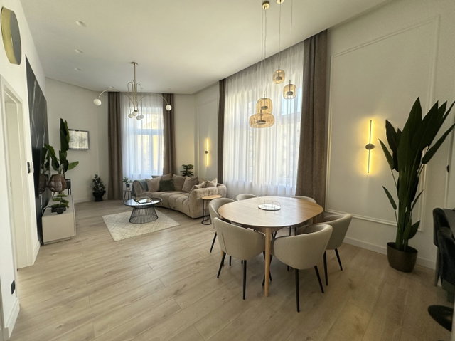 Kiadó téglalakás, albérlet, Budapesten, V. kerületben, 4 szobás