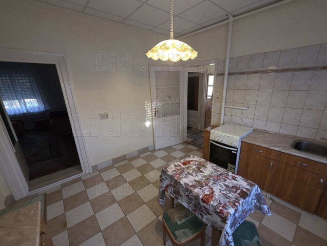 Eladó családi ház, Székesfehérvárott 72 M Ft, 2 szobás