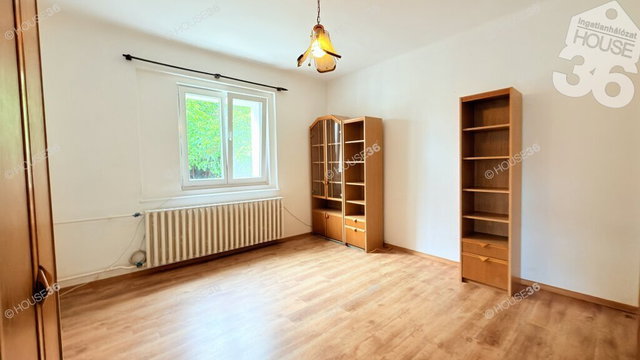 Eladó ikerház, Városföldön 79.9 M Ft, 5 szobás