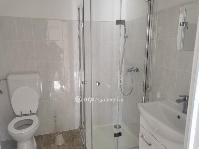Eladó családi ház, Majosházán 110 M Ft, 2 szobás