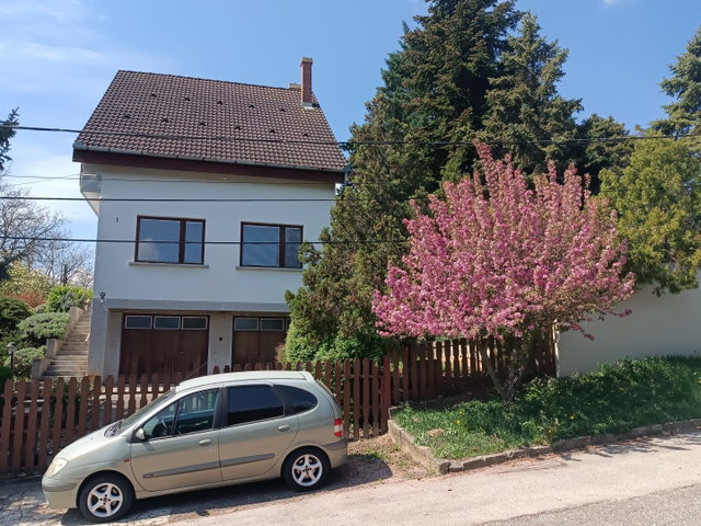 Eladó családi ház, Felsőörsön 109.9 M Ft, 4 szobás