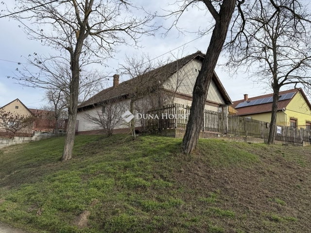 Eladó családi ház, Kókán 21.9 M Ft, 2 szobás